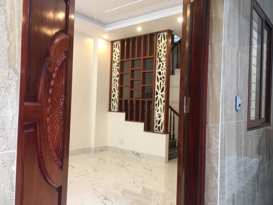Đông Ngạc, 45m2, 5 tầng MT7m giá 2,65tỷ nhà ngay mặt phố