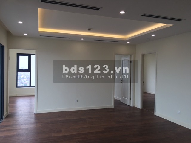Cho thuê Chung cư Imperia Nguyễn Huy Tưởng 3 ngủ đồ cơ bản 15.5 triệu/tháng. Lh 0377983070