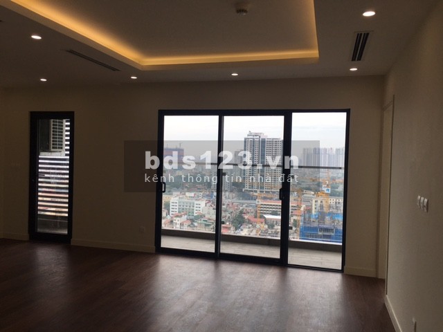 Cho thuê Chung cư Imperia Nguyễn Huy Tưởng 3 ngủ đồ cơ bản 15.5 triệu/tháng. Lh 0377983070
