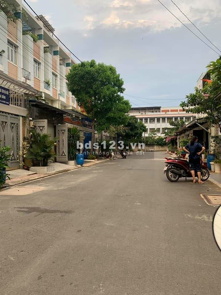 Cho thuê nhà phường Tam Bình, Thủ Đức 1 trệt 2 lầu sân ô tô