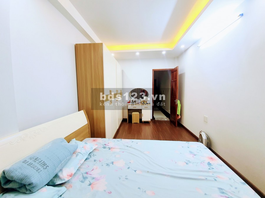 NHÀ HOÀNG MAI GARA Ô TÔ KINH DOANH 50M2 5 TẦNG 4.9 TỶ TẶNG SÂN ĐỂ XE MÁY