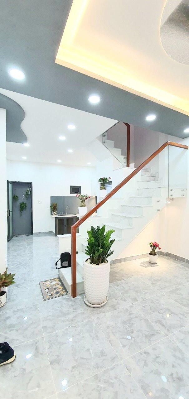 Nhà mới sang trọng hẻm 184 Âu Dương Lân P3 Q8