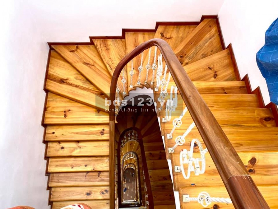 NHÀ ĐẸP VIEW HỒ GARA Ô TÔ KINH DOANH! Ngọc Lâm, Long Biên 75M2x5T, hơn 9 tỷ. 0977611089