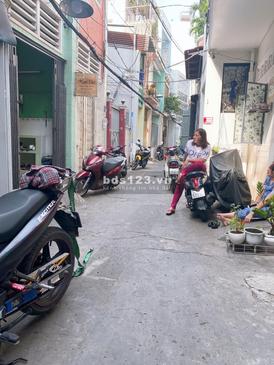 Bán nhà Quận 3 – Chính chủ - Ngập ngân hàng 2Tỷ Đường Điện Biên Phủ Phường 3 chỉ 3Tỷ8