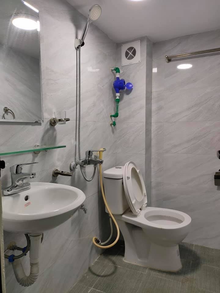 Bán chung cư mini xây mới 70m, 7 tầng, MT gần 6.7m, 18 phòng, thang máy, phố Triều Khúc, chào giá 10.8 tỷ