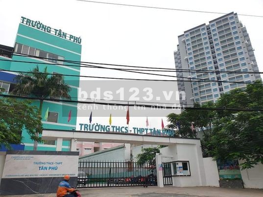 Giá chỉ còn 5,3 tỷ cho DT 92m.Kẹt tiền bán gấp nhà Kênh Tân Hóa quận Tân Phú.