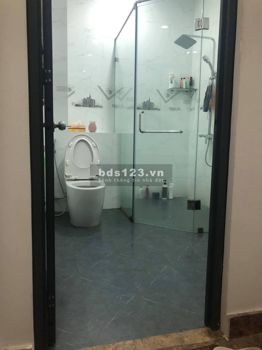 Cần tiền bán gấp nhà MTĐ 12m Lê Lâm, Tân Phú, DT 4,5x19m, 3 tầng, 10,5 tỷ (TL), 0932678040