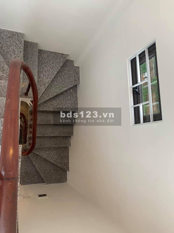BÁN NHÀ SIÊU ĐẸP BÁT KHỐI, LONG BIÊN. 36M, 5T, 2,58 TỶ. LÔ GÓC, Ô TÔ ĐỖ CỬA