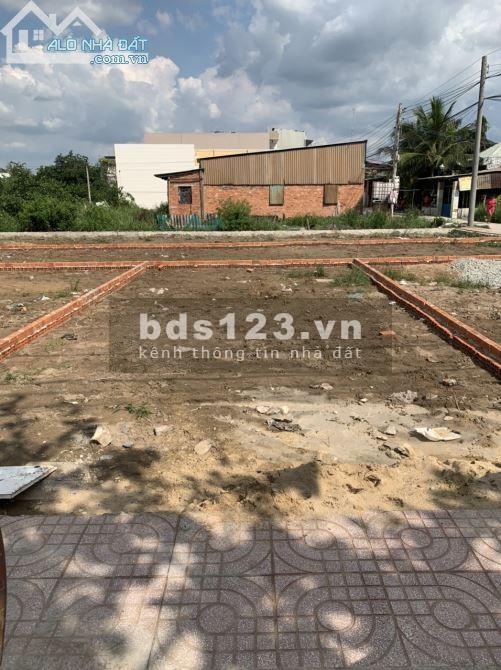 Gia Đình Tôi Kẹt Tiền Bán Gấp Đất Bình Chánh 125m2 900Tr Sổ Hồng Riêng