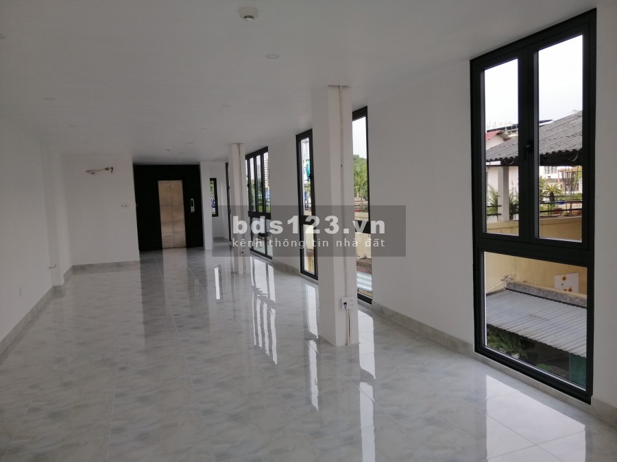 Cho thuê NHÀ NGUYÊN CĂN LÀM VĂN PHÒNG, SPA nằm đối diện CV HOÀNG VĂN THỤ P1, TÂN BÌNH