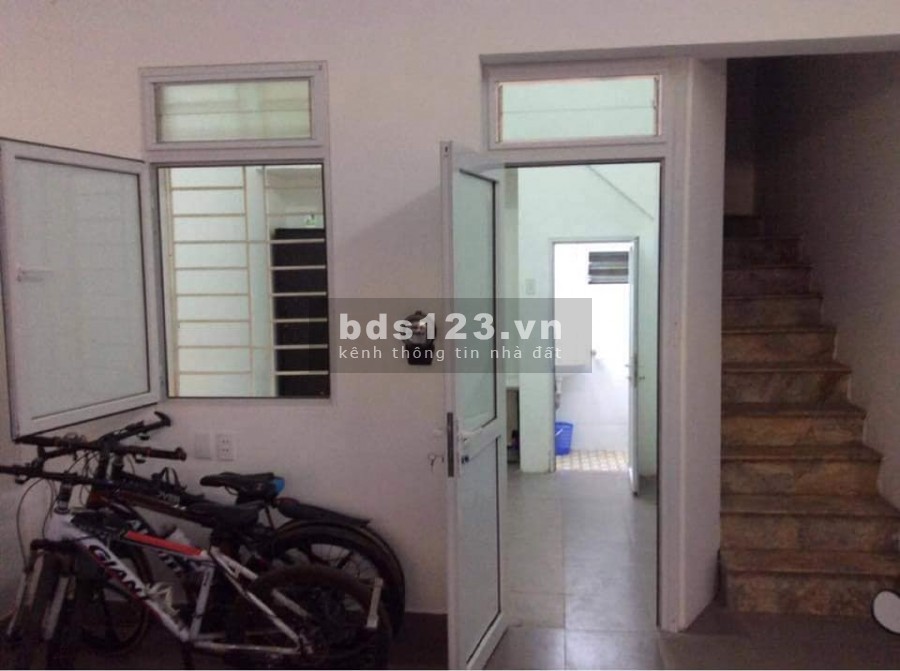 Bán nhà 50m2 giá 2,65 tỉ TL Bạch Mai chợ Mơ 3 tầng MT 13m