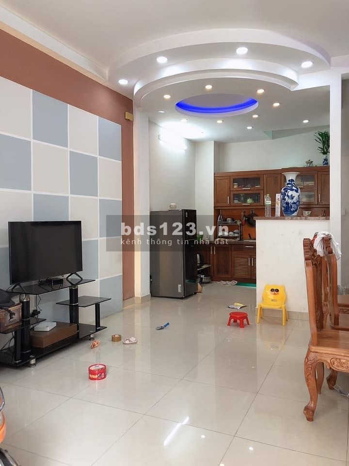 Bán nhà đường Cống Lở, Tân Bình 48m2 4 tầng giá 5 tỷ.