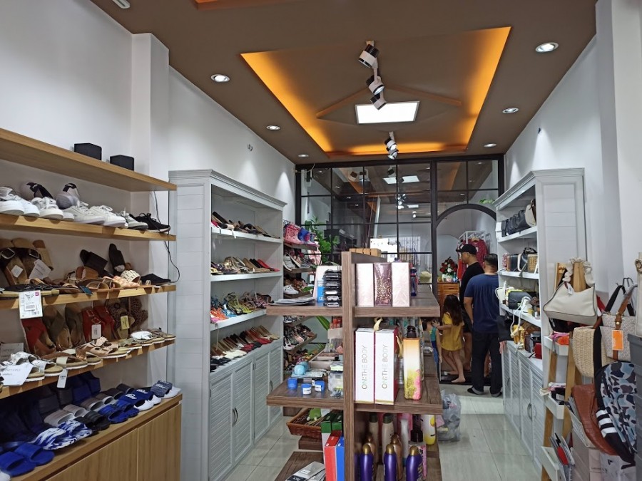 Nhà đẹp 1 trệt 2 lầu, đang kinh doanh buôn bán hiện đang cho thuê thu nhập 120tr/năm, gần chợ BIÊN HÒA