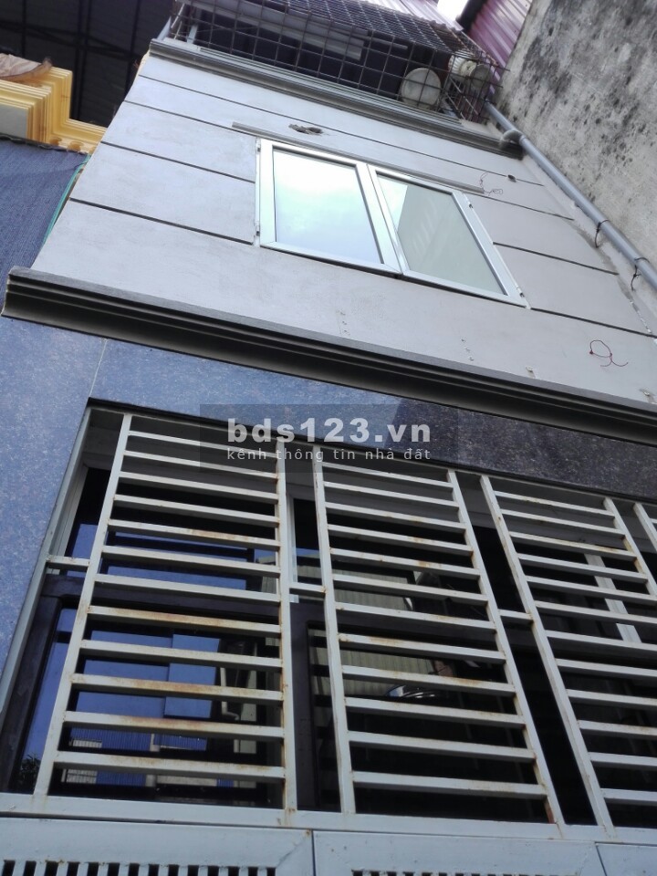 Bán nhà 2,65 tỉ rộng 50m2 Bạch Mai chợ Mơ 3 tầng MT 13m