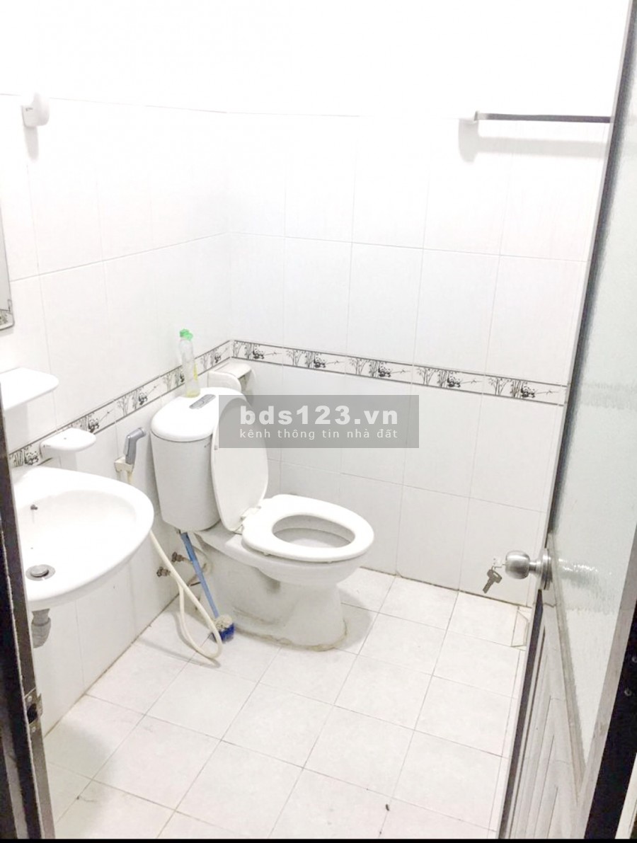 Cho thuê nhà 2 lầu mặt tiền đường NB Cao Lỗ Phường 4 Quận 8 - LH: 0933862860 Sương