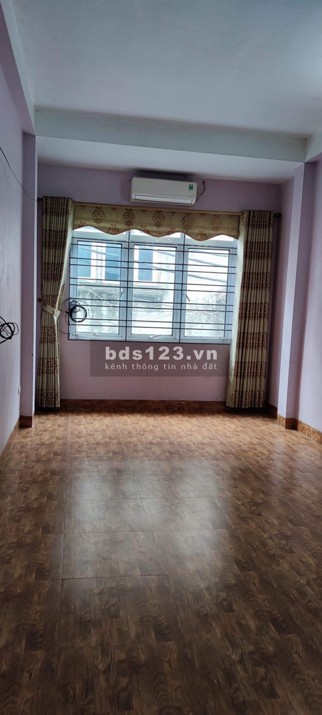 BÁN SIÊU PHẨM, TÔN ĐỨC THẮNG, QUẬN ĐỐNG ĐA. DT 38M, MT 4M, GIÁ 3 TỶ.