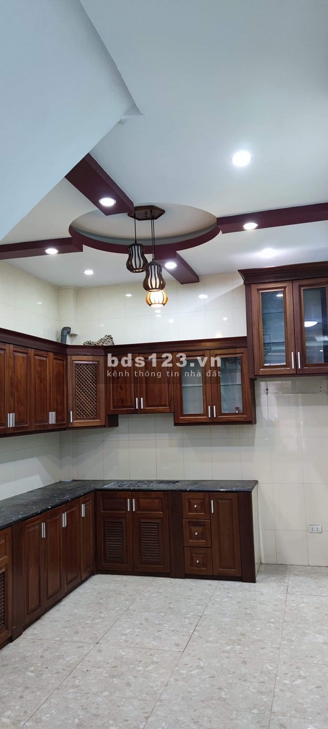 BÁN SIÊU PHẨM, TÔN ĐỨC THẮNG, QUẬN ĐỐNG ĐA. DT 38M, MT 4M, GIÁ 3 TỶ.
