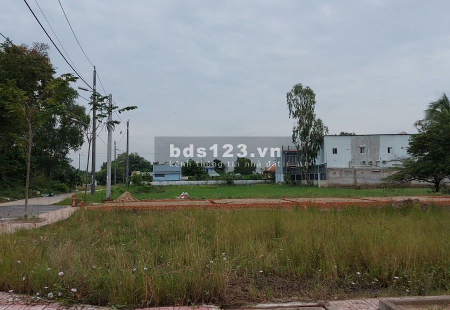 Đất đẹp giá tốt ngay cầu Tràm đường ĐT826 giá 1,2 tỷ