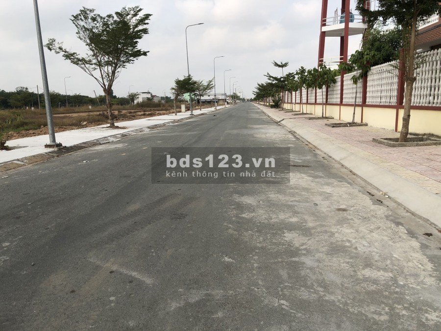 Sản phẩm siêu rẻ trong khu Hương sen GARDEN Chính chủ bán gắp 3 nền 10x17,5 giá 15 triệu/m