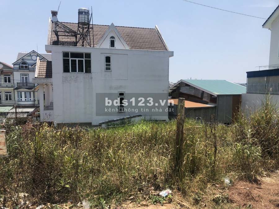 Cần bán lô đất biệt lập mặt tiền phường 8 - Thành Phố Đà lạt. Diện tích: 322m2