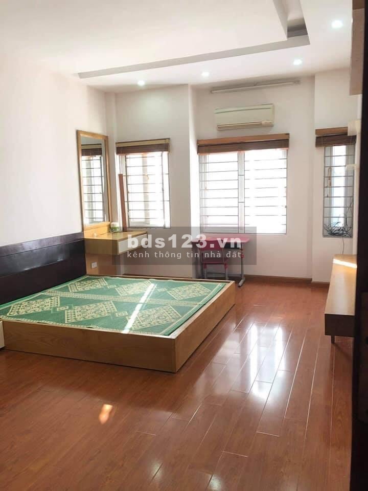 Nhà Võ Chí Công đầu Hoàng Quốc Việt, full nội thất