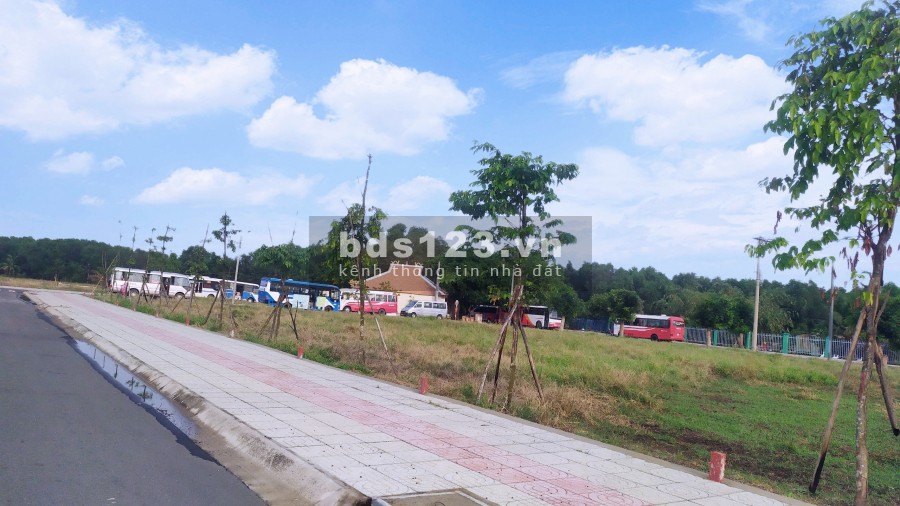 Bán đất gần KCN Cầu Tràm cách MT Đinh Đức Thiện 300m giá F0 từ CĐT chỉ 17tr/m2