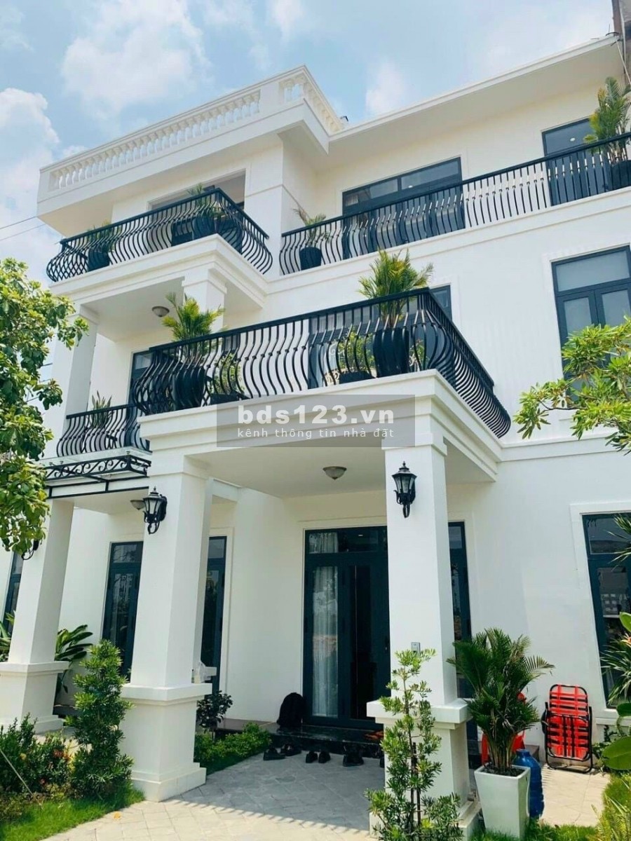 Cơ hội đầu tư sinh lợi x2 x3 với biệt thự nghỉ dưỡng view sân golf 27 lỗ cách Củ Chi 1 bước chân