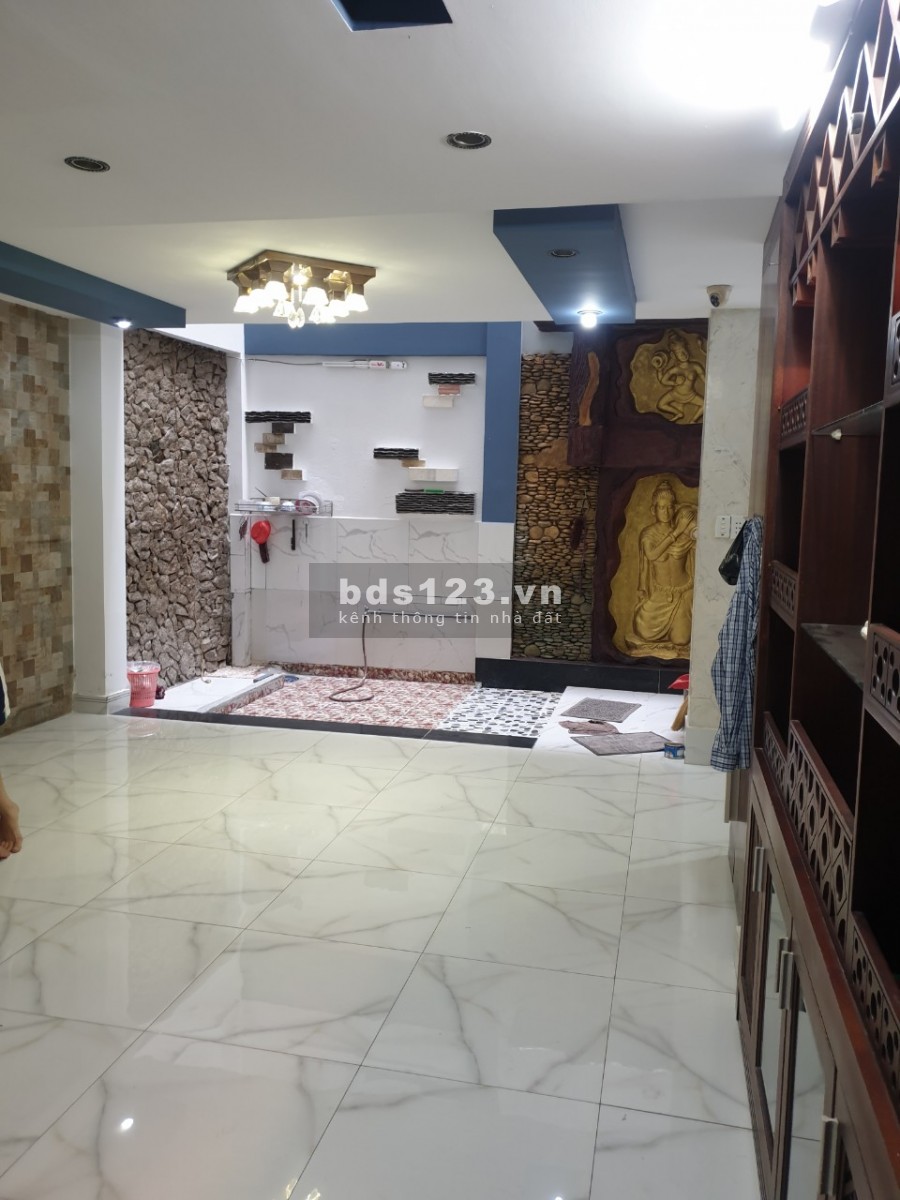 Nhà cho thuê HXT đường CMT8 Quận 3 - 6x20m nở hậu 9m nhà mới có giếng trời thích hợp làm spa, vpct