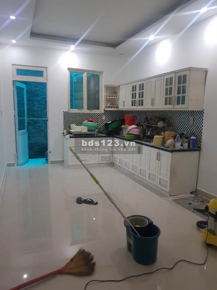 Cho thuê nhà đầy đủ nội thất đường Hoàng Hoa Thám Tân Bình