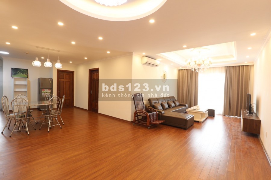 Cho thuê căn hộ chung cư Học Viện Quốc Phòng. 3 PN.2VS. 136m2. Giá HẠT RẺ. 7.5 tr/th