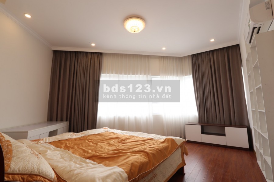 Cho thuê căn hộ chung cư Học Viện Quốc Phòng. 3 PN.2VS. 136m2. Giá HẠT RẺ. 7.5 tr/th