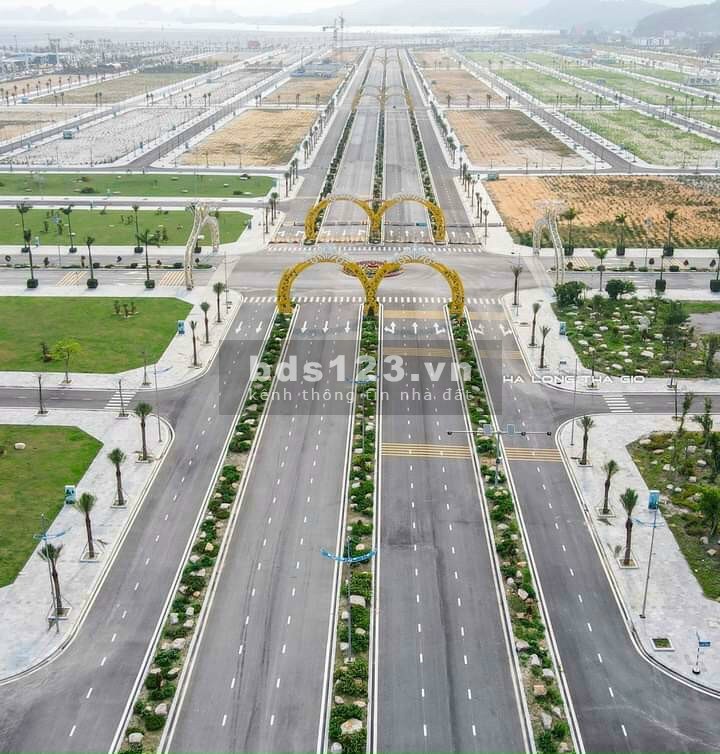 Mở bán liền kề mặt biển phương Đông Vân Đồn ngay mặt đường to, cạnh bãi tắm