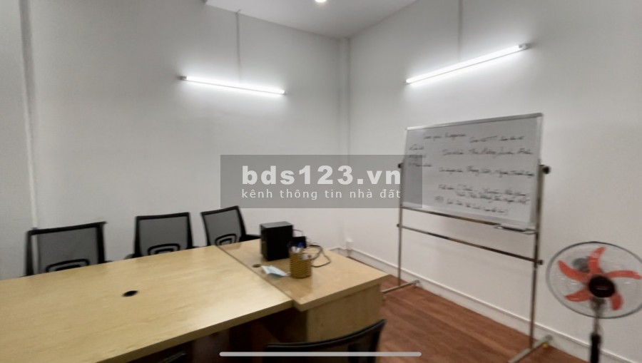 Cho thuê nhà gần khu sân bay đường Hồng Hà Phú Nhuận (8x16m)- nhà trệt 4 lầu có thang máy
