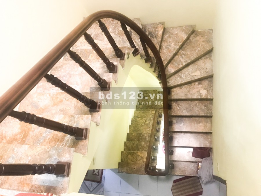 BÁN NHÀ 50M2 PHỐ CHỢ GIA LÂM - NGUYỄN SƠN