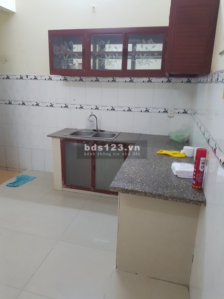 Cho thuê nhà hẻm 276/ Mã Lò có 5PN giá 8tr