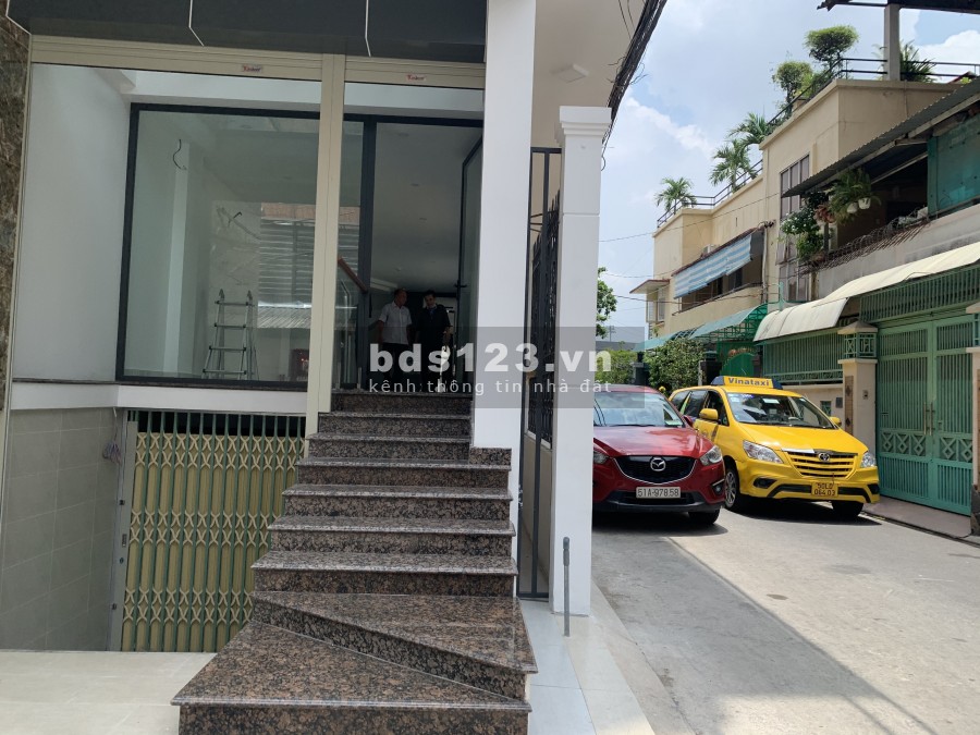 Cho thuê NHÀ NGUYÊN CĂN LÀM VĂN PHÒNG, SPA nằm đối diện CV HOÀNG VĂN THỤ P1, TÂN BÌNH