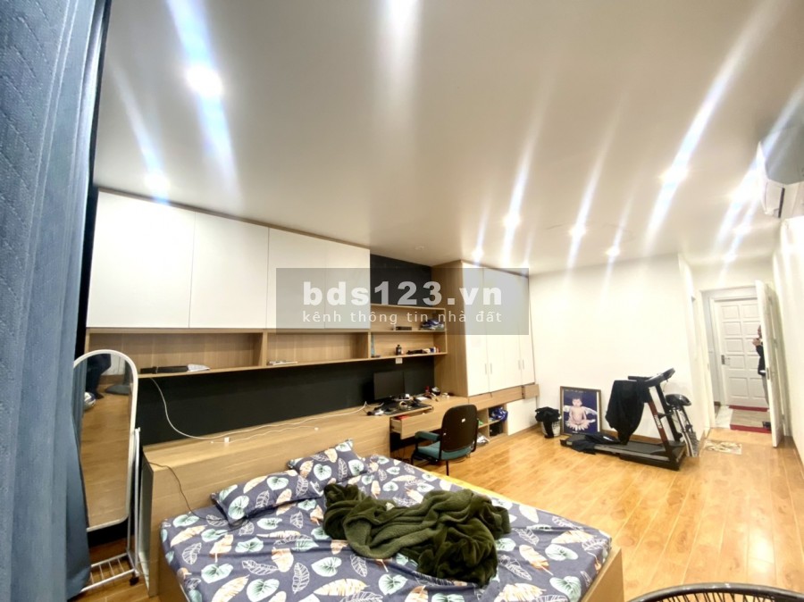 HÀNG TUYỂN CÓ 1 KHÔNG 2 BÁT KHỐI ÔTÔ ĐỖ CỔNG 33M 5T GIÁ 2.58 tỷ