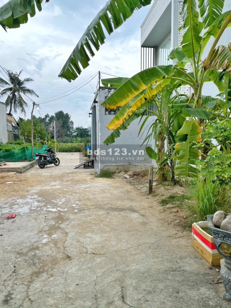 Bán lô đất đường số 8 Hiệp Bình Phước,TP. Thủ Đức 100m2 vuông vức xây dựng tự do