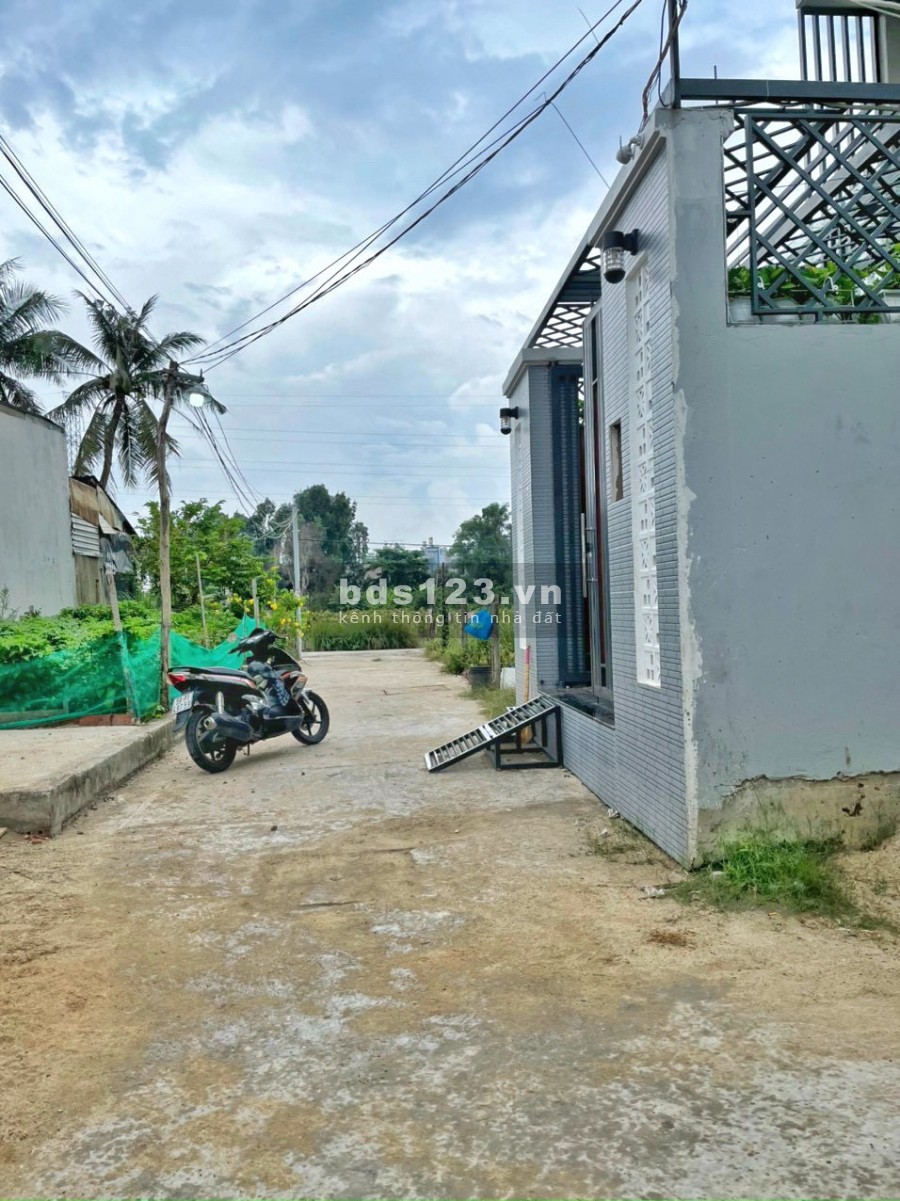 Bán lô đất đường số 8 Hiệp Bình Phước,TP. Thủ Đức 100m2 vuông vức xây dựng tự do