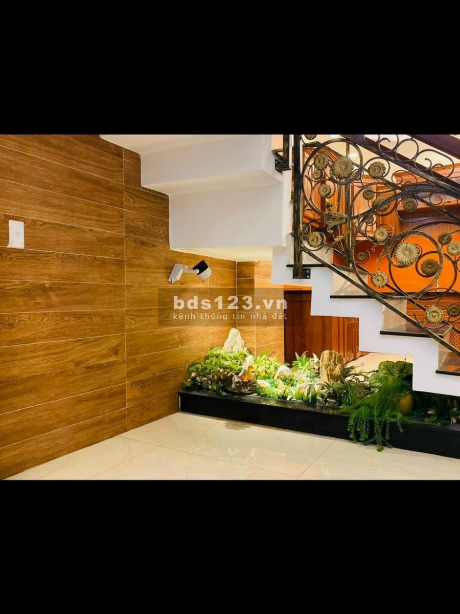 Biệt thự cho thuê đường Sư Vạn Hạnh, Quận 10 - nhà siêu xinh nội thất cao cấp có hầm để xe hơi