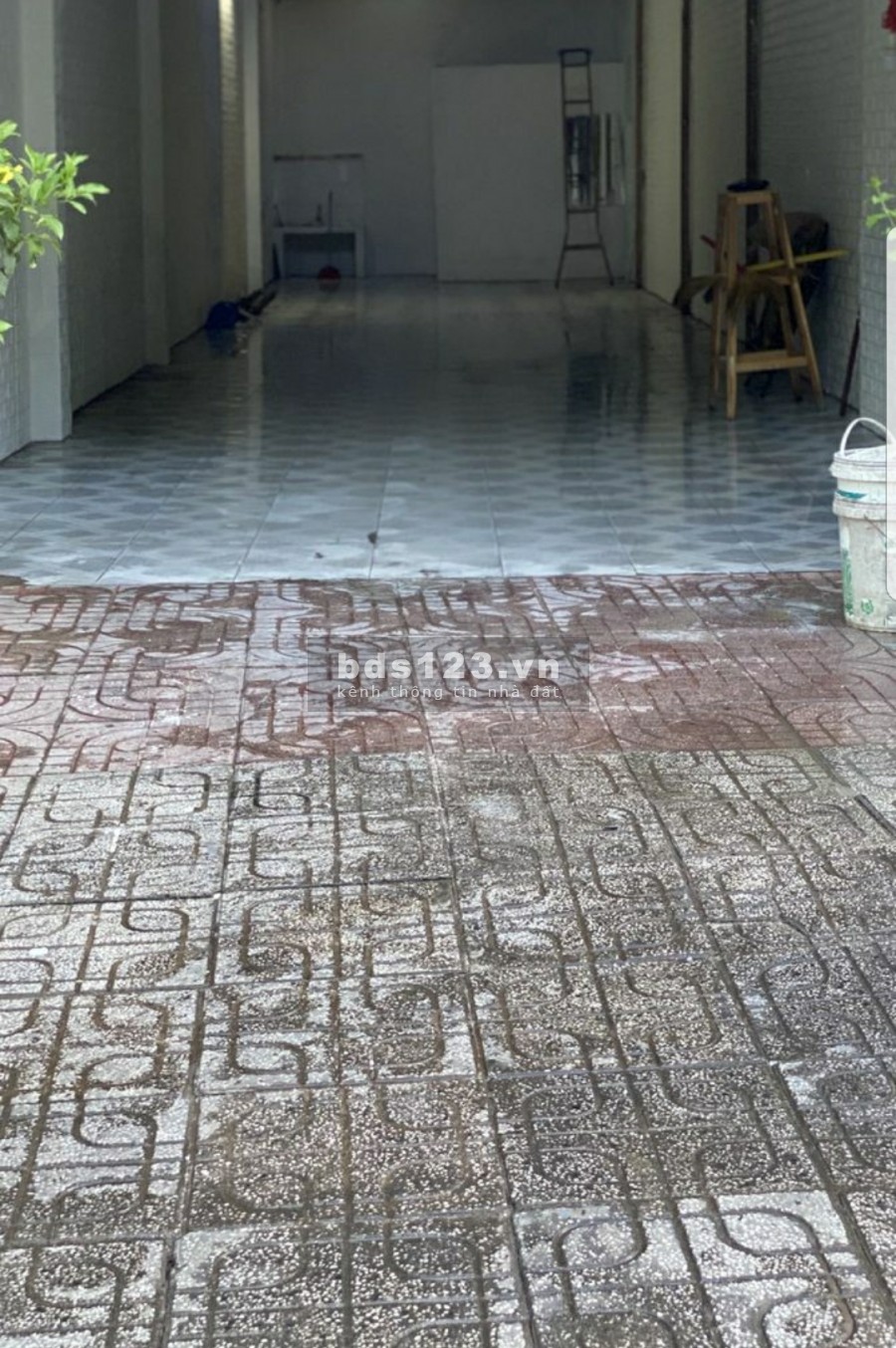 Cho thuê mặt bằng nguyên căn 100m2 mặt tiền cạnh chợ Phú Thuận