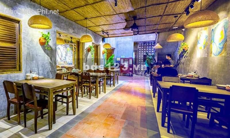 Cho thuê nhà Mt Nguyễn Thái Bình quận 1, thích hợp mở cafe, nhà hàng. KD tự do