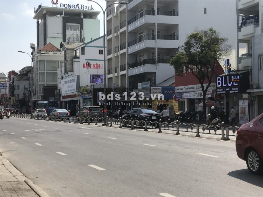 Cho thuê nhà nguyên căn MT đường Phan Đăng Lưu, Phú Nhuận nhà trệt 3 lầu (5x18m)