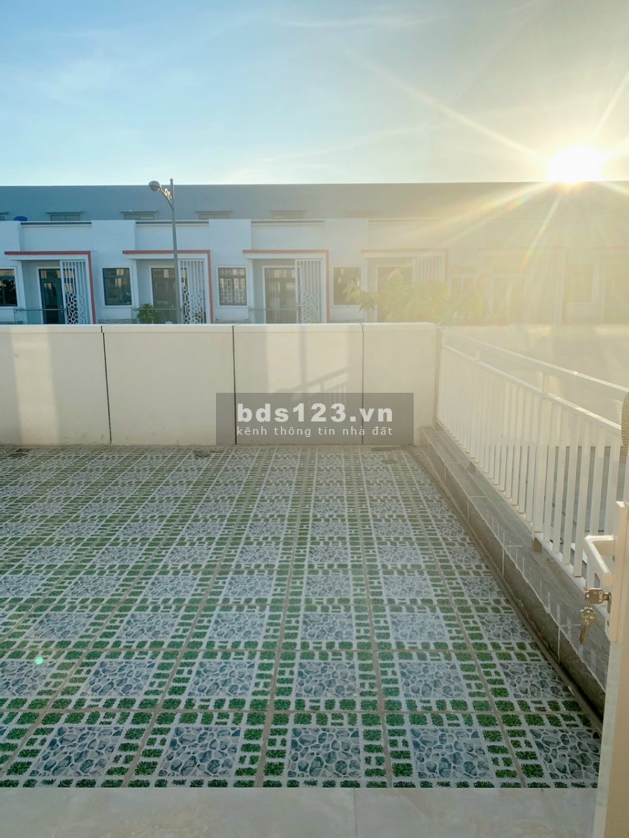 Mặt Tiền Đường Trần Bạch Đằng ( gần trường Học Võ văn Kiệt ) P.An Hòa Rạch Gía KG: 5X22m, 1 lầu