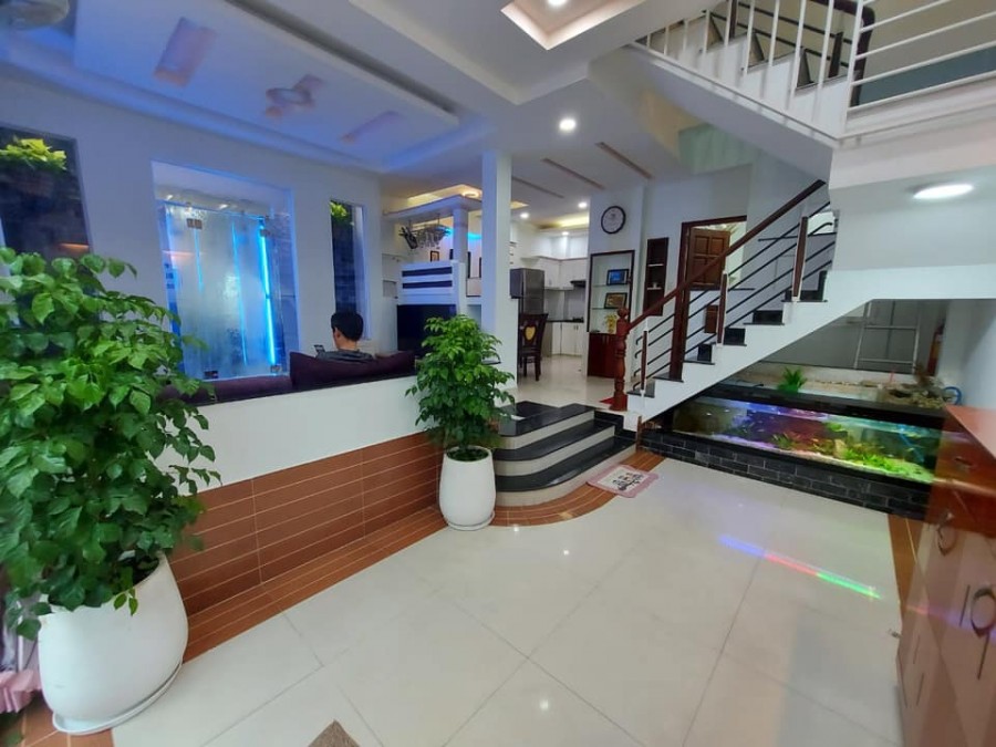 Bán nhà mặt tiền đường Nghiêm Toản quận Tân Phú 5x20m 5 lầu chỉ 15.2 tỷ