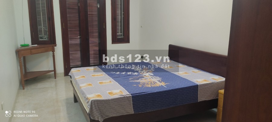 Cho thuê nhà nguyên căn ngõ Đặng Thai Mai, DT 100m2x5 tầng, có chỗ để ô tô giá 20tr/tháng. LH 0966286718