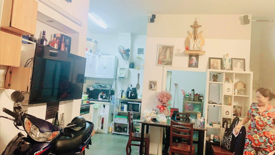 Bán gấp nhà hẻm Nguyễn Thượng Hiền, Bình Thạnh, hẻm 1 trục rộng 6m, 50m2, 4 tầng.