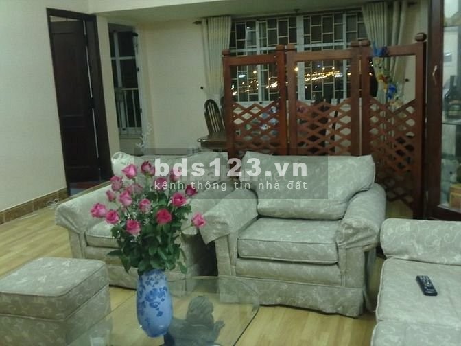 Cho thuê nhanh căn hộ chung cư Licogi 13 Khuất Duy Tiến, 3N, 92m2, có đồ, giá 10tr/tháng. LH 0966 994 309