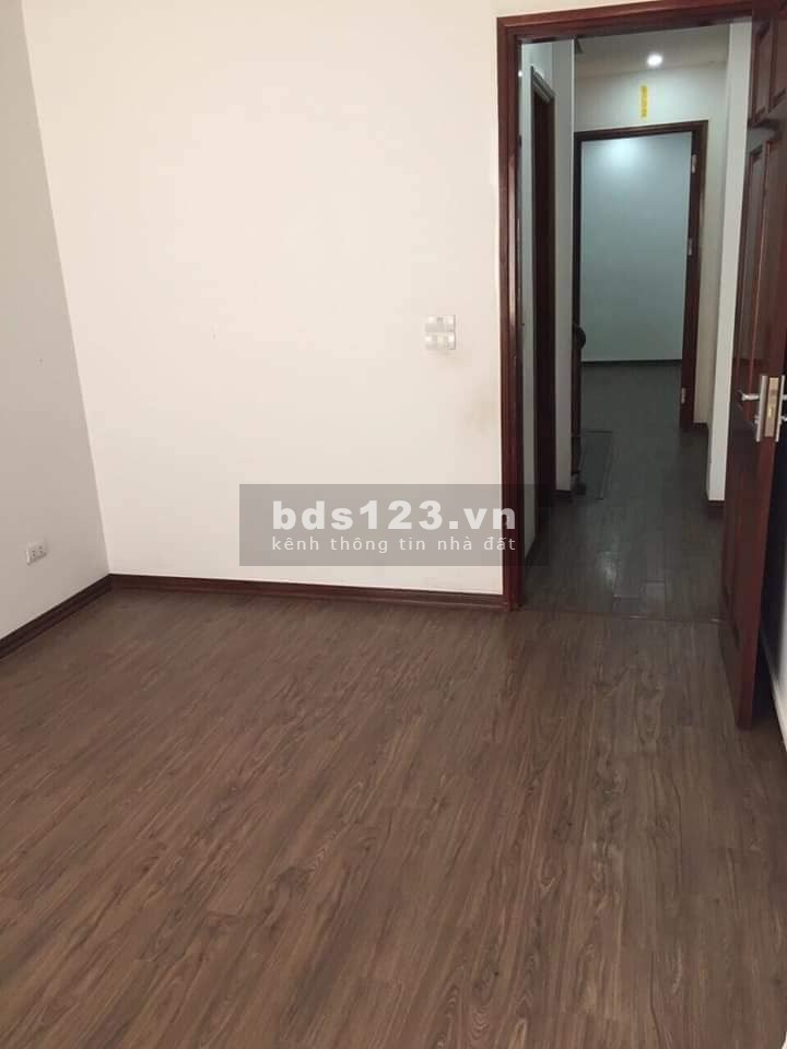 Bán nhà 6 phòng ngủ 5 tầng 45m2 chỉ 3.7 tỷ tại Nguyễn Sơn Long Biên.