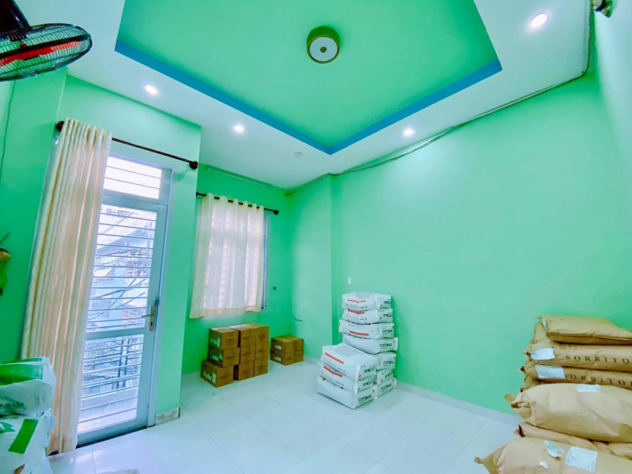 Bán căn nhà đường lũy bán bích 52m2 Hẻm xe Container, xe hơi vô nhà thoải mái. Giá chỉ 5ty Liên hệ 0337589819